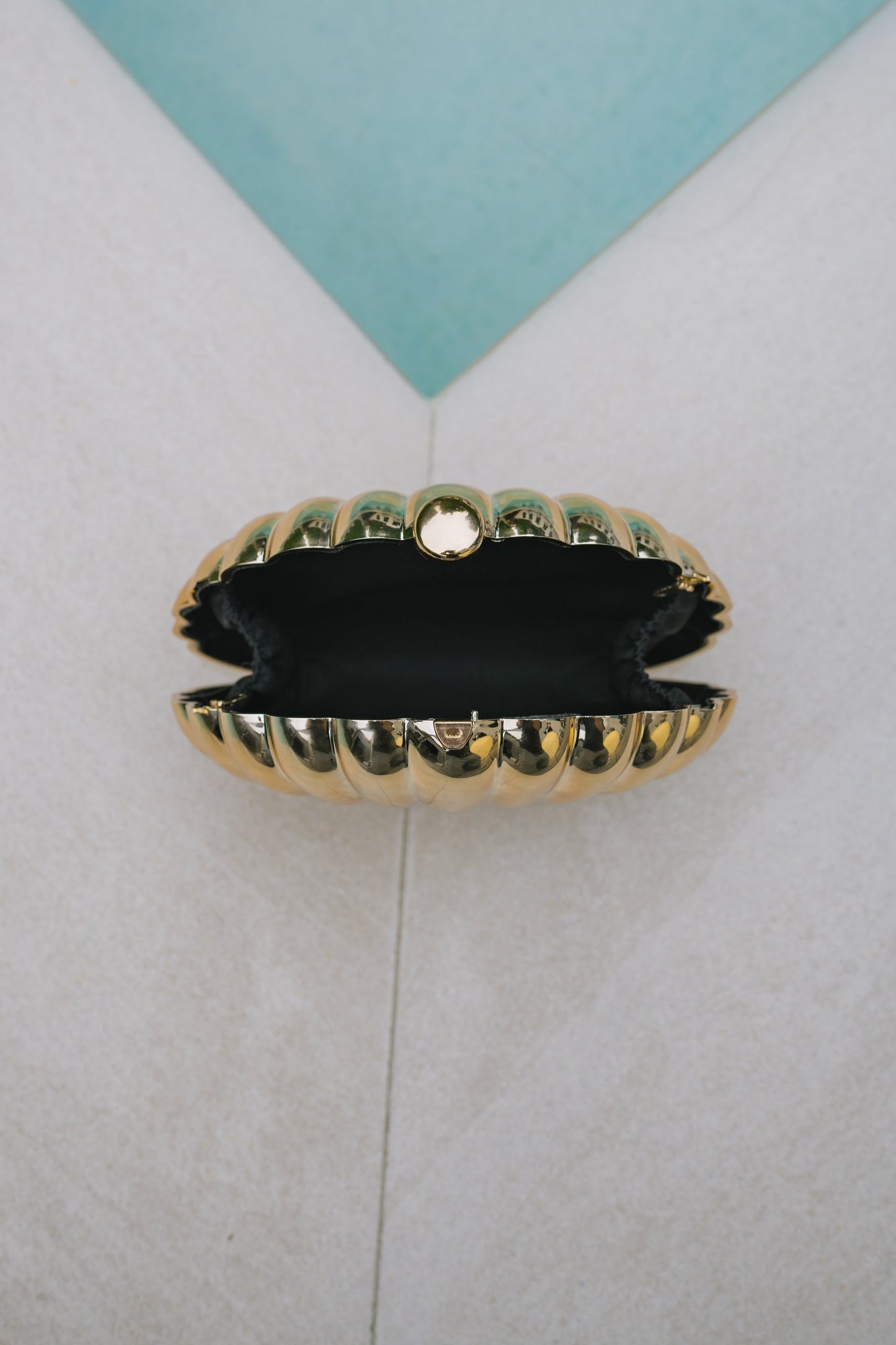 Seashell Purse in Gold