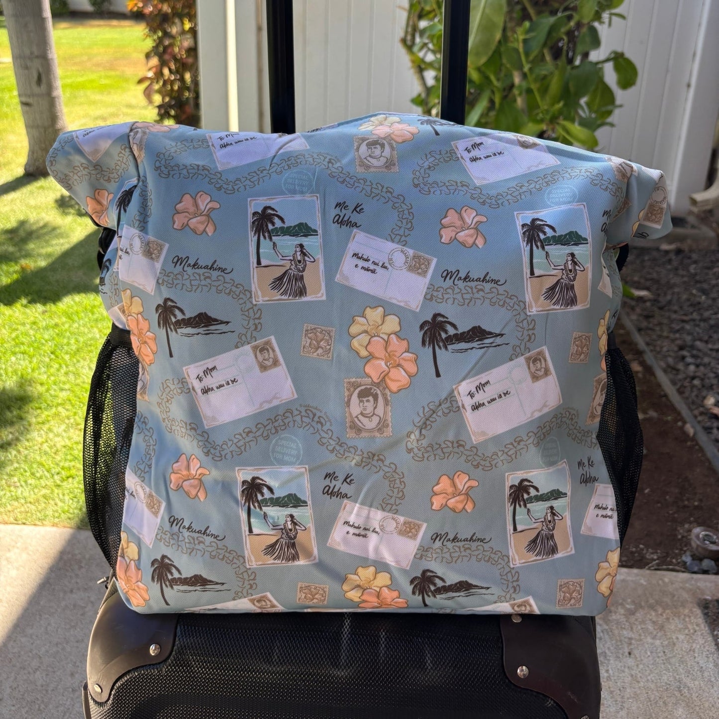 Holoholo Bag with Crossbody Strap (Makuahine Postcard)