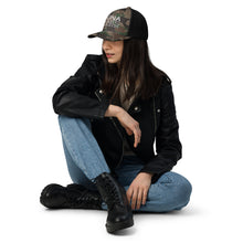 Load image into Gallery viewer, Camouflage trucker hat - Kona Kinis Swimwear
