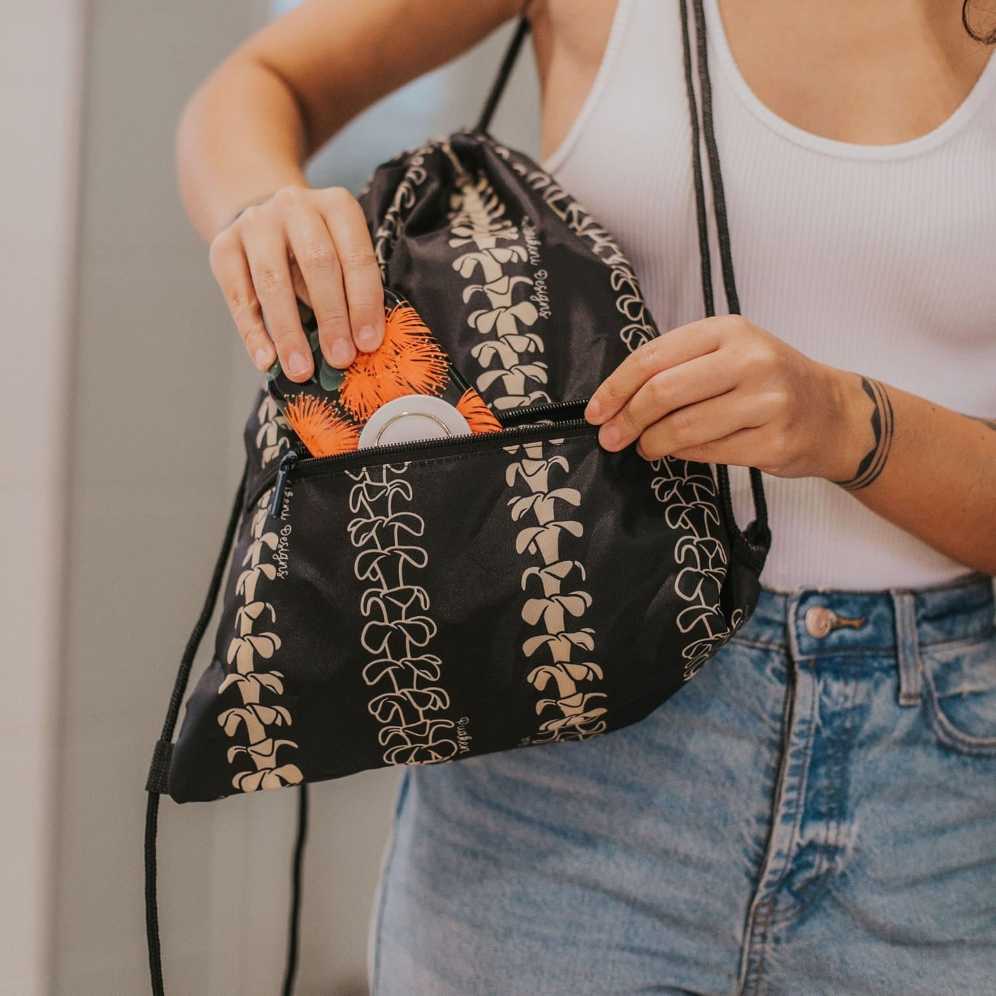 CinchPac w/ Zipper (Beige Lei)